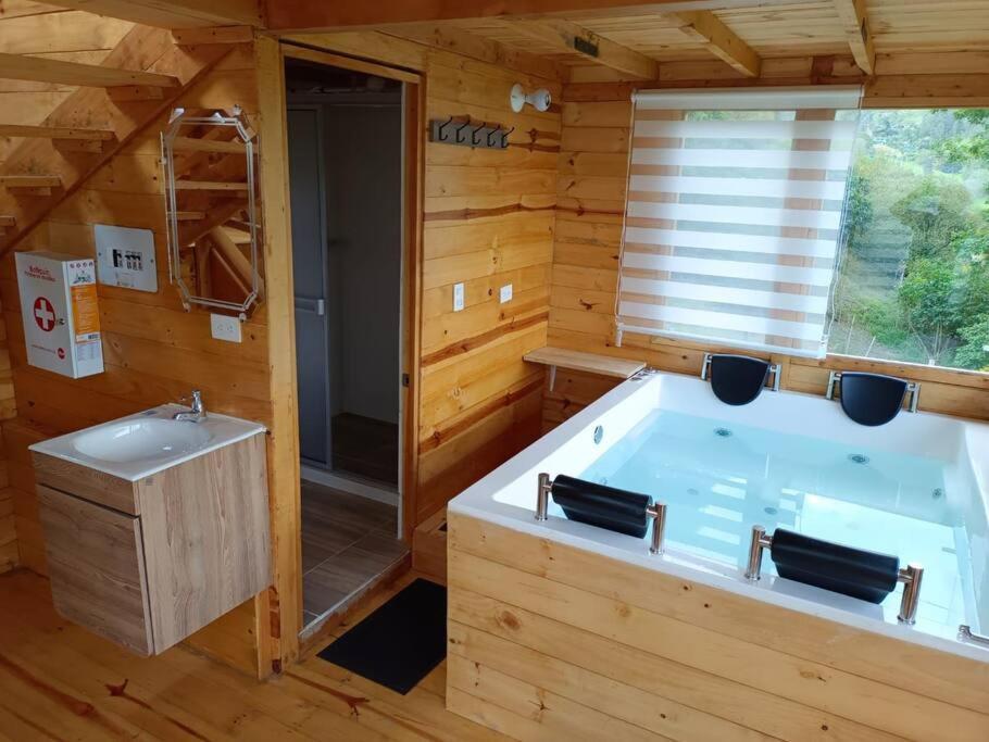 Villa Ecocabanas - De Lujo Con Jacuzzi Privado Cerca A Termales